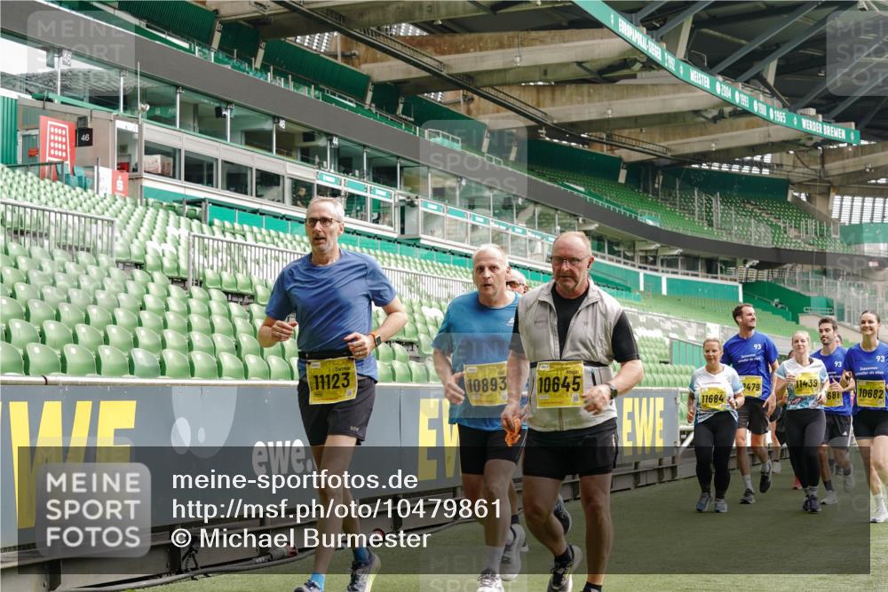 13.09.2026 - 21. swb-Marathon Bremen Michael Burmester http://msf.ph/oto/10479861 13.09.2026 10:41:21 Laufen im Stadion 10155, 10156, 10163, 10169, 10213, 10247, 10299, 10313, 10321, 10354, 10386, 10399, 10406, 10414, 10417, 10419, 10422, 10424, 10435, 10455, 10461, 10462, 10483, 10519, 10527, 10545, 10546, 10547, 10570, 10582, 10586, 10599, 10611, 10644, 10653, 10694, 10696, 10705, 10706, 10719, 10722, 10751, 10766, 10768, 10776, 10804, 10859, 10889, 10909, 10963, 10977, 11043, 11048 meine-sportfotos.de
