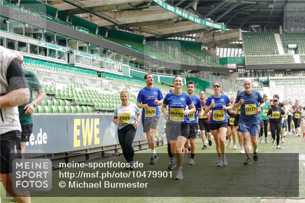 13.09.2026 - 21. swb-Marathon Bremen Michael Burmester http://msf.ph/oto/10479901 13.09.2026 10:41:23 Laufen im Stadion 10155, 10156, 10163, 10169, 10213, 10247, 10299, 10313, 10321, 10354, 10386, 10399, 10406, 10414, 10417, 10419, 10422, 10424, 10435, 10455, 10461, 10462, 10483, 10519, 10527, 10545, 10546, 10547, 10570, 10582, 10586, 10599, 10611, 10644, 10653, 10694, 10696, 10705, 10706, 10719, 10722, 10751, 10766, 10768, 10776, 10804, 10859, 10889, 10909, 10963, 10977, 11043, 11048 meine-sportfotos.de