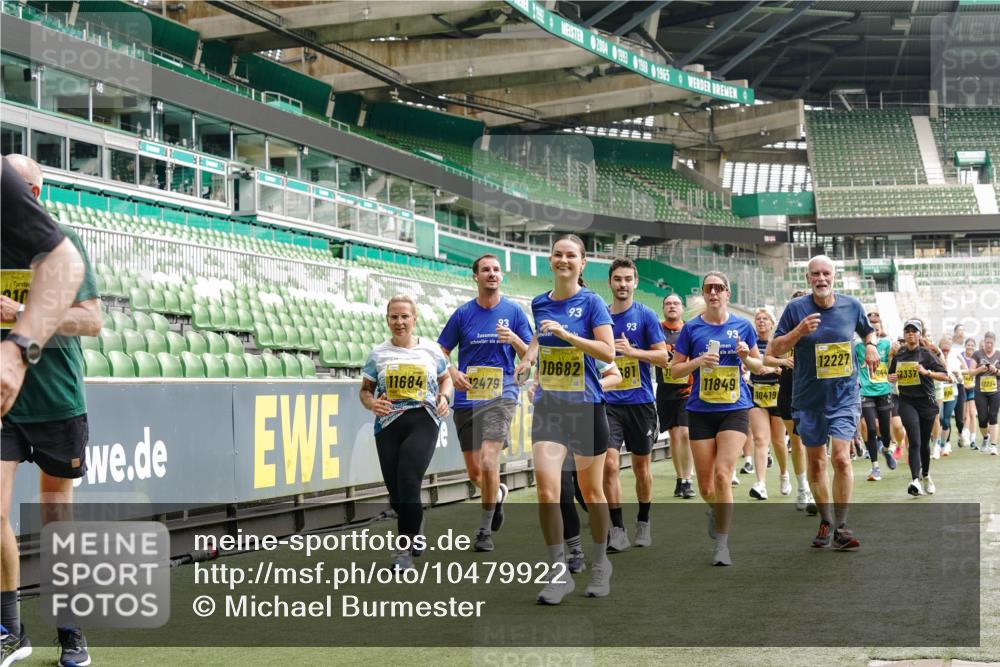 13.09.2026 - 21. swb-Marathon Bremen Michael Burmester http://msf.ph/oto/10479922 13.09.2026 10:41:23 Laufen im Stadion 10155, 10156, 10163, 10169, 10213, 10247, 10299, 10313, 10321, 10354, 10386, 10399, 10406, 10414, 10417, 10419, 10422, 10424, 10435, 10455, 10461, 10462, 10483, 10519, 10527, 10545, 10546, 10547, 10570, 10582, 10586, 10599, 10611, 10644, 10653, 10694, 10696, 10705, 10706, 10719, 10722, 10751, 10766, 10768, 10776, 10804, 10859, 10889, 10909, 10963, 10977, 11043, 11048 meine-sportfotos.de