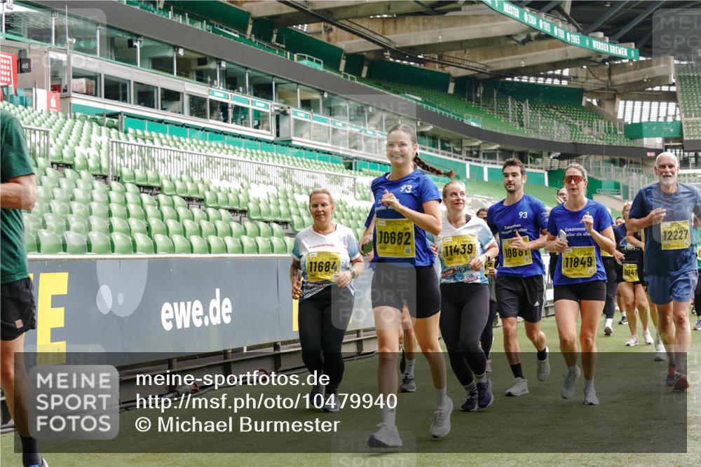 13.09.2026 - 21. swb-Marathon Bremen Michael Burmester http://msf.ph/oto/10479940 13.09.2026 10:41:24 Laufen im Stadion 10155, 10156, 10163, 10169, 10213, 10247, 10299, 10313, 10321, 10354, 10386, 10399, 10406, 10414, 10417, 10419, 10422, 10424, 10435, 10455, 10461, 10462, 10483, 10519, 10527, 10545, 10546, 10547, 10570, 10582, 10586, 10599, 10611, 10644, 10653, 10694, 10696, 10705, 10706, 10719, 10722, 10751, 10766, 10768, 10776, 10804, 10859, 10889, 10909, 10963, 10977, 11043, 11048 meine-sportfotos.de