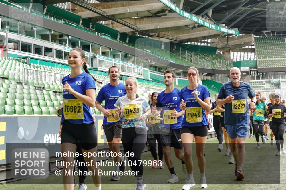 13.09.2026 - 21. swb-Marathon Bremen Michael Burmester http://msf.ph/oto/10479963 13.09.2026 10:41:24 Laufen im Stadion 10155, 10156, 10163, 10169, 10213, 10247, 10299, 10313, 10321, 10354, 10386, 10399, 10406, 10414, 10417, 10419, 10422, 10424, 10435, 10455, 10461, 10462, 10483, 10519, 10527, 10545, 10546, 10547, 10570, 10582, 10586, 10599, 10611, 10644, 10653, 10694, 10696, 10705, 10706, 10719, 10722, 10751, 10766, 10768, 10776, 10804, 10859, 10889, 10909, 10963, 10977, 11043, 11048 meine-sportfotos.de