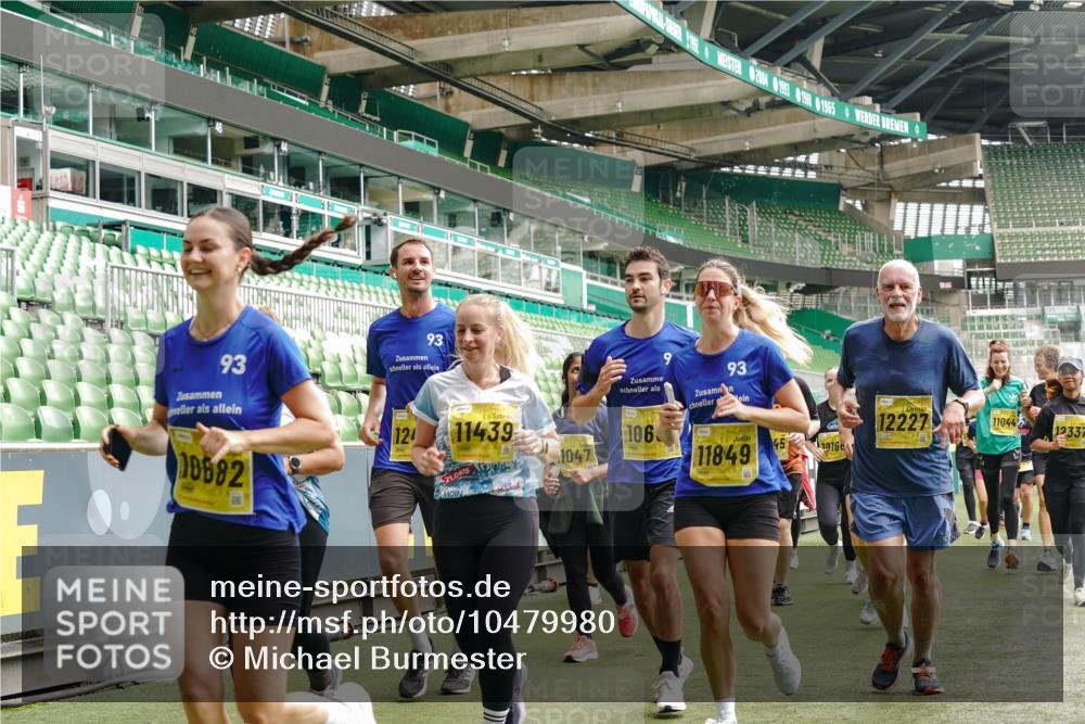 13.09.2026 - 21. swb-Marathon Bremen Michael Burmester http://msf.ph/oto/10479980 13.09.2026 10:41:25 Laufen im Stadion 10155, 10156, 10163, 10169, 10213, 10247, 10299, 10313, 10321, 10354, 10386, 10399, 10406, 10414, 10417, 10419, 10422, 10424, 10435, 10455, 10461, 10462, 10483, 10519, 10527, 10545, 10546, 10547, 10570, 10582, 10586, 10599, 10611, 10644, 10653, 10694, 10696, 10705, 10706, 10719, 10722, 10751, 10766, 10768, 10776, 10804, 10859, 10889, 10909, 10963, 10977, 11043, 11048, 11084, 11085 meine-sportfotos.de