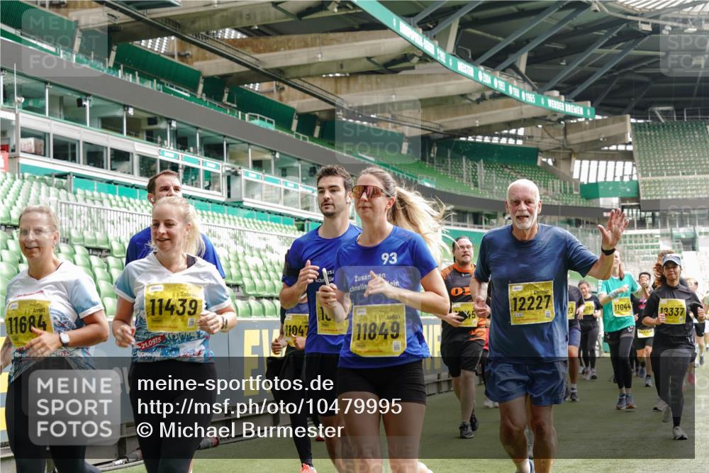 13.09.2026 - 21. swb-Marathon Bremen Michael Burmester http://msf.ph/oto/10479995 13.09.2026 10:41:25 Laufen im Stadion 10155, 10156, 10163, 10169, 10213, 10247, 10299, 10313, 10321, 10354, 10386, 10399, 10406, 10414, 10417, 10419, 10422, 10424, 10435, 10455, 10461, 10462, 10483, 10519, 10527, 10545, 10546, 10547, 10570, 10582, 10586, 10599, 10611, 10644, 10653, 10694, 10696, 10705, 10706, 10719, 10722, 10751, 10766, 10768, 10776, 10804, 10859, 10889, 10909, 10963, 10977, 11043, 11048, 11084, 11085 meine-sportfotos.de