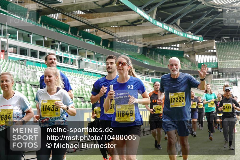 13.09.2026 - 21. swb-Marathon Bremen Michael Burmester http://msf.ph/oto/10480005 13.09.2026 10:41:25 Laufen im Stadion 10155, 10156, 10163, 10169, 10213, 10247, 10299, 10313, 10321, 10354, 10386, 10399, 10406, 10414, 10417, 10419, 10422, 10424, 10435, 10455, 10461, 10462, 10483, 10519, 10527, 10545, 10546, 10547, 10570, 10582, 10586, 10599, 10611, 10644, 10653, 10694, 10696, 10705, 10706, 10719, 10722, 10751, 10766, 10768, 10776, 10804, 10859, 10889, 10909, 10963, 10977, 11043, 11048, 11084, 11085 meine-sportfotos.de