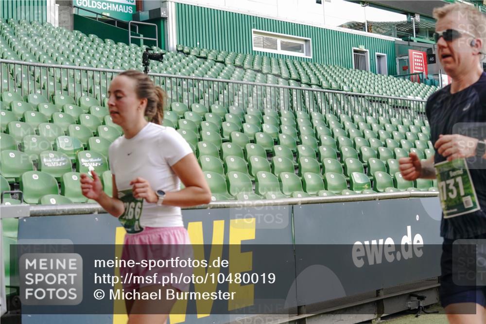 13.09.2026 - 21. swb-Marathon Bremen Michael Burmester http://msf.ph/oto/10480019 13.09.2026 13:19:02 Laufen im Stadion 311, 333, 404, 486, 512, 546, 732, 753, 837, 921, 938, 1156, 1431, 1506, 1765, 1844, 1868, 1916, 2056, 2123, 2137, 2224, 2240, 2294, 2315, 2357, 2358, 2453, 2557, 2563, 2601, 2614, 2622, 2626, 2647, 2689, 2702, 2703, 2722, 2786, 2843, 2845, 2849, 2857, 2879, 2880, 2893, 2944, 2983, 2999, 3031, 3046, 3072, 3096, 3100, 3116, 3146, 3189, 3198, 3210, 3243, 3263, 3285, 3287, 3315, 3337, 3421, 3476, 3537, 3548, 3619, 3633, 3654, 3740, 3879, 4478 meine-sportfotos.de