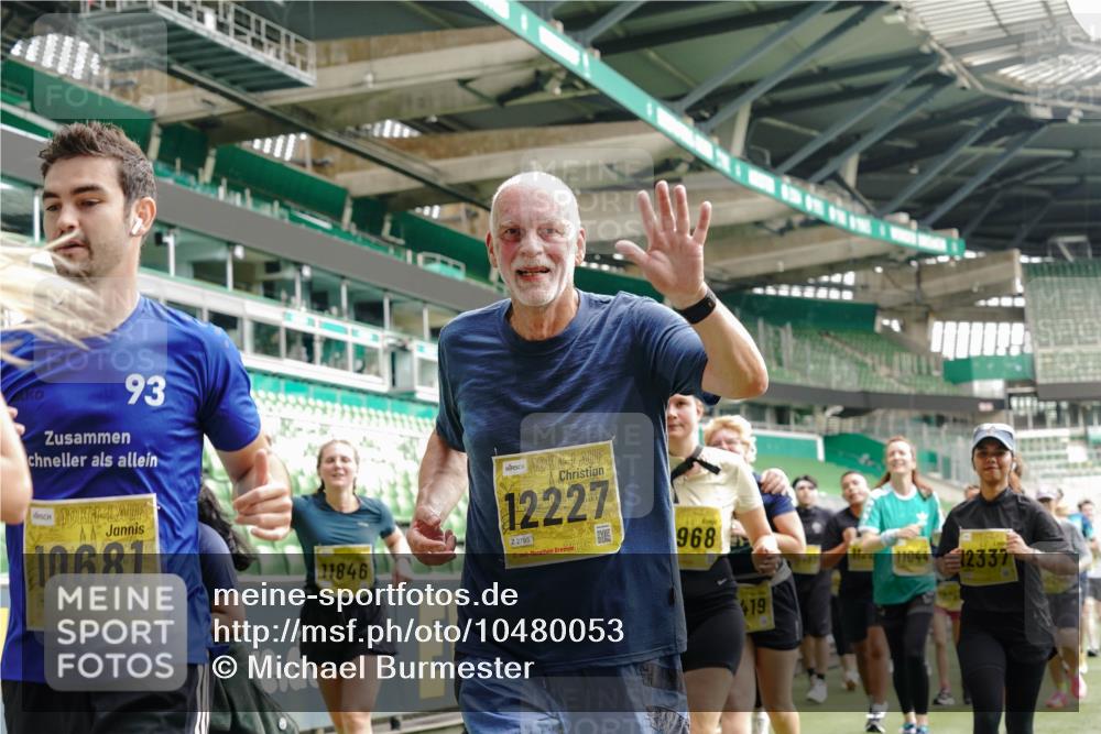 13.09.2026 - 21. swb-Marathon Bremen Michael Burmester http://msf.ph/oto/10480053 13.09.2026 10:41:27 Laufen im Stadion 10155, 10156, 10163, 10169, 10213, 10247, 10299, 10313, 10321, 10354, 10386, 10399, 10406, 10414, 10417, 10419, 10422, 10424, 10435, 10455, 10461, 10462, 10483, 10519, 10527, 10545, 10546, 10547, 10570, 10582, 10586, 10611, 10644, 10653, 10694, 10696, 10705, 10706, 10719, 10722, 10751, 10766, 10768, 10776, 10804, 10859, 10889, 10909, 10963, 10977, 11043, 11048, 11084, 11085 meine-sportfotos.de