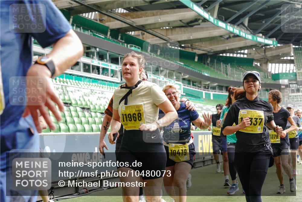 13.09.2026 - 21. swb-Marathon Bremen Michael Burmester http://msf.ph/oto/10480073 13.09.2026 10:41:28 Laufen im Stadion 10155, 10156, 10163, 10169, 10213, 10247, 10299, 10313, 10321, 10354, 10396, 10399, 10406, 10414, 10417, 10419, 10422, 10424, 10435, 10455, 10461, 10462, 10483, 10519, 10527, 10545, 10546, 10547, 10570, 10582, 10586, 10611, 10644, 10653, 10694, 10696, 10705, 10706, 10719, 10722, 10751, 10766, 10768, 10776, 10804, 10859, 10889, 10909, 10963, 10977, 11043, 11048, 11084, 11085 meine-sportfotos.de