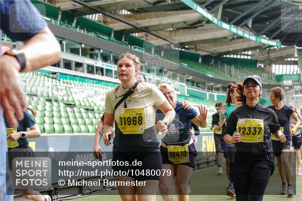 13.09.2026 - 21. swb-Marathon Bremen Michael Burmester http://msf.ph/oto/10480079 13.09.2026 10:41:28 Laufen im Stadion 10155, 10156, 10163, 10169, 10213, 10247, 10299, 10313, 10321, 10354, 10396, 10399, 10406, 10414, 10417, 10419, 10422, 10424, 10435, 10455, 10461, 10462, 10483, 10519, 10527, 10545, 10546, 10547, 10570, 10582, 10586, 10611, 10644, 10653, 10694, 10696, 10705, 10706, 10719, 10722, 10751, 10766, 10768, 10776, 10804, 10859, 10889, 10909, 10963, 10977, 11043, 11048, 11084, 11085 meine-sportfotos.de