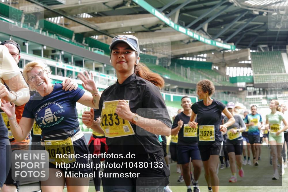 13.09.2026 - 21. swb-Marathon Bremen Michael Burmester http://msf.ph/oto/10480133 13.09.2026 10:41:29 Laufen im Stadion 10155, 10156, 10163, 10169, 10213, 10247, 10299, 10313, 10321, 10354, 10395, 10396, 10399, 10406, 10414, 10417, 10419, 10422, 10424, 10435, 10455, 10461, 10462, 10483, 10519, 10527, 10545, 10546, 10547, 10570, 10582, 10586, 10611, 10644, 10694, 10696, 10705, 10706, 10719, 10722, 10751, 10766, 10768, 10776, 10804, 10859, 10889, 10909, 10963, 10977, 11043, 11048, 11084, 11085 meine-sportfotos.de