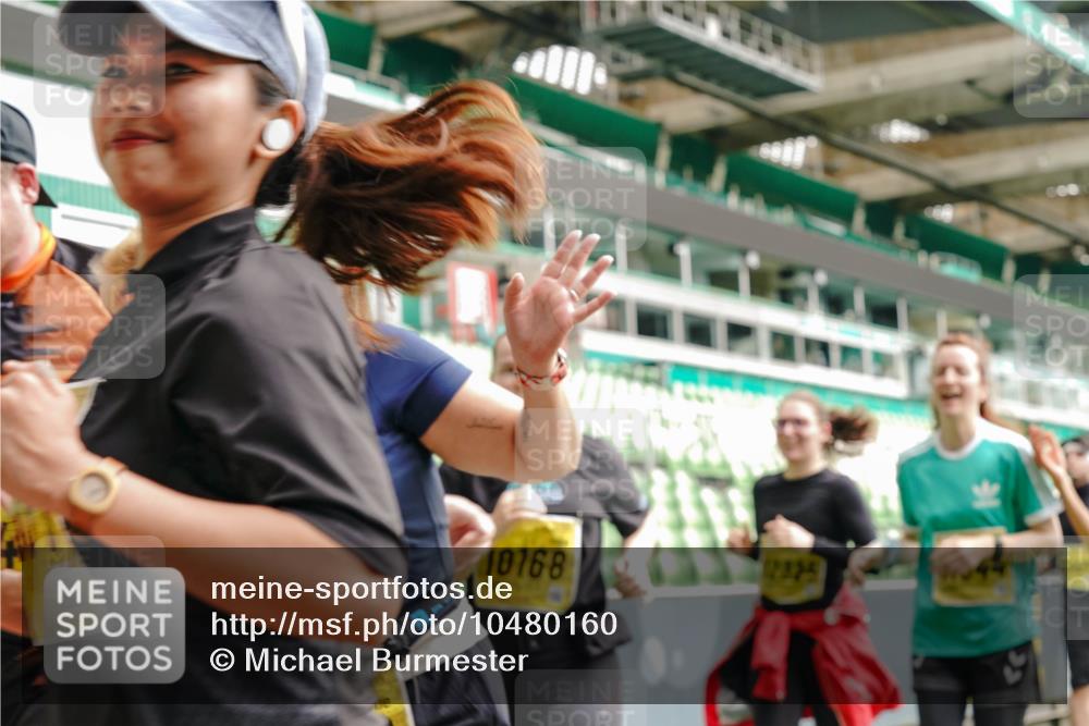 13.09.2026 - 21. swb-Marathon Bremen Michael Burmester http://msf.ph/oto/10480160 13.09.2026 10:41:30 Laufen im Stadion 10148, 10155, 10156, 10163, 10169, 10213, 10247, 10299, 10313, 10321, 10354, 10395, 10396, 10399, 10406, 10414, 10417, 10419, 10422, 10424, 10435, 10455, 10461, 10462, 10483, 10519, 10527, 10545, 10546, 10547, 10570, 10582, 10586, 10611, 10644, 10694, 10696, 10705, 10706, 10719, 10722, 10751, 10766, 10768, 10776, 10804, 10859, 10889, 10909, 10963, 10977, 11043, 11048, 11084, 11085, 11097, 11098 meine-sportfotos.de