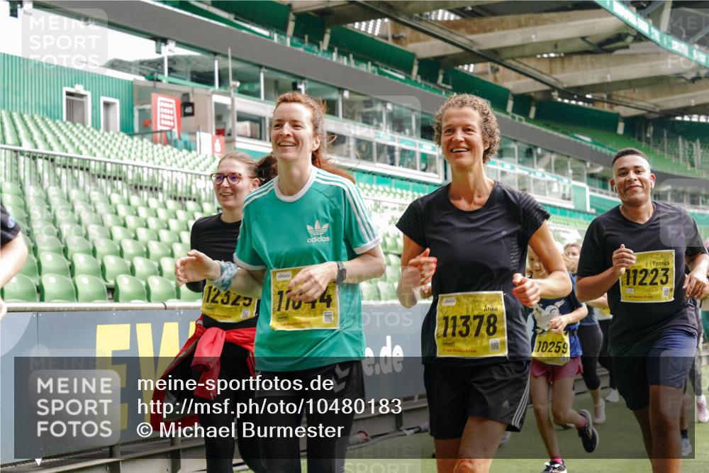 13.09.2026 - 21. swb-Marathon Bremen Michael Burmester http://msf.ph/oto/10480183 13.09.2026 10:41:31 Laufen im Stadion 10148, 10155, 10163, 10169, 10213, 10247, 10299, 10313, 10321, 10354, 10395, 10396, 10399, 10406, 10414, 10417, 10419, 10422, 10424, 10435, 10455, 10461, 10462, 10483, 10519, 10527, 10545, 10546, 10547, 10570, 10582, 10586, 10611, 10644, 10694, 10696, 10705, 10706, 10719, 10722, 10766, 10768, 10776, 10804, 10859, 10889, 10909, 10963, 10977, 11043, 11048, 11084, 11085, 11097, 11098 meine-sportfotos.de