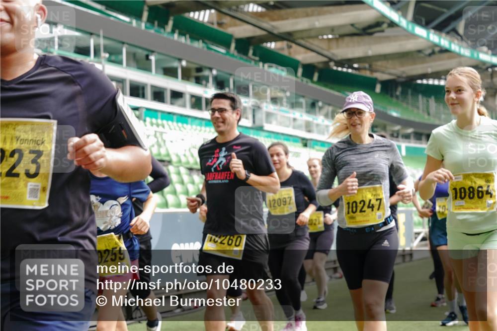13.09.2026 - 21. swb-Marathon Bremen Michael Burmester http://msf.ph/oto/10480233 13.09.2026 10:41:32 Laufen im Stadion 10148, 10155, 10163, 10169, 10213, 10247, 10299, 10313, 10321, 10354, 10395, 10396, 10399, 10406, 10414, 10417, 10419, 10422, 10424, 10435, 10455, 10461, 10462, 10483, 10519, 10527, 10545, 10546, 10547, 10570, 10582, 10586, 10611, 10644, 10694, 10696, 10705, 10706, 10719, 10722, 10766, 10768, 10776, 10804, 10859, 10889, 10909, 10963, 10977, 11043, 11048, 11084, 11085, 11090, 11097, 11098 meine-sportfotos.de