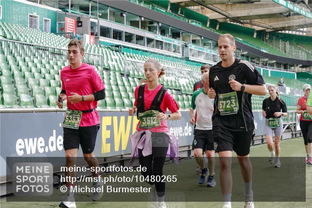 13.09.2026 - 21. swb-Marathon Bremen Michael Burmester http://msf.ph/oto/10480265 13.09.2026 13:19:13 Laufen im Stadion 333, 404, 464, 486, 512, 546, 732, 753, 837, 921, 938, 1066, 1156, 1431, 1506, 1765, 1844, 1868, 1916, 2056, 2123, 2137, 2224, 2240, 2294, 2315, 2357, 2358, 2453, 2557, 2563, 2614, 2622, 2626, 2689, 2702, 2703, 2722, 2756, 2786, 2843, 2845, 2849, 2857, 2879, 2880, 2893, 2944, 2983, 2999, 3031, 3046, 3059, 3072, 3096, 3100, 3116, 3146, 3189, 3198, 3210, 3243, 3263, 3285, 3287, 3315, 3476, 3537, 3619, 3633, 3654, 3740, 3879, 4478 meine-sportfotos.de