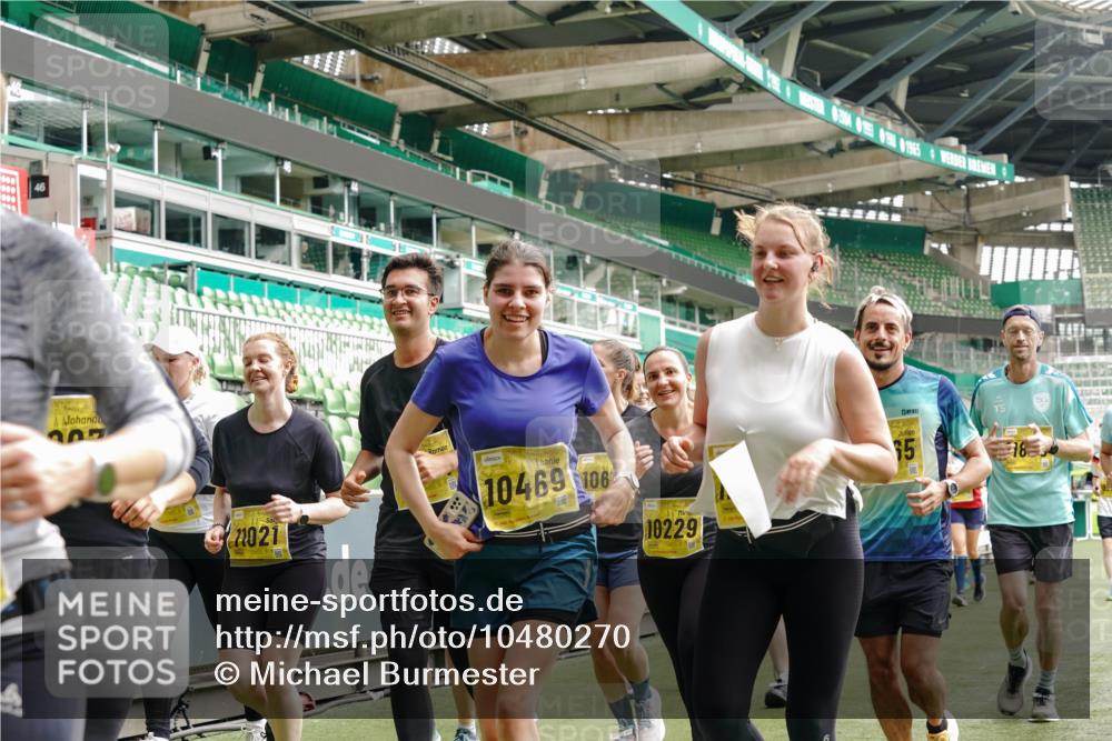 13.09.2026 - 21. swb-Marathon Bremen Michael Burmester http://msf.ph/oto/10480270 13.09.2026 10:41:34 Laufen im Stadion 10148, 10155, 10163, 10169, 10213, 10247, 10299, 10313, 10321, 10354, 10395, 10396, 10399, 10406, 10414, 10417, 10419, 10422, 10424, 10435, 10455, 10461, 10462, 10483, 10490, 10519, 10527, 10545, 10546, 10547, 10570, 10582, 10586, 10611, 10644, 10694, 10705, 10706, 10719, 10722, 10766, 10768, 10776, 10804, 10859, 10889, 10909, 10963, 10977, 11043, 11048, 11084, 11085, 11090, 11097, 11098, 11192 meine-sportfotos.de