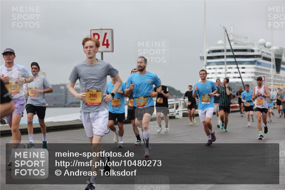 13.09.2026 - Kiel Lauf Andreas Tolksdorf http://msf.ph/oto/10480273 13.09.2026 11:54:12 Kiellinie 34, 39, 3765, 1, 39, 766, 5069, 579 meine-sportfotos.de