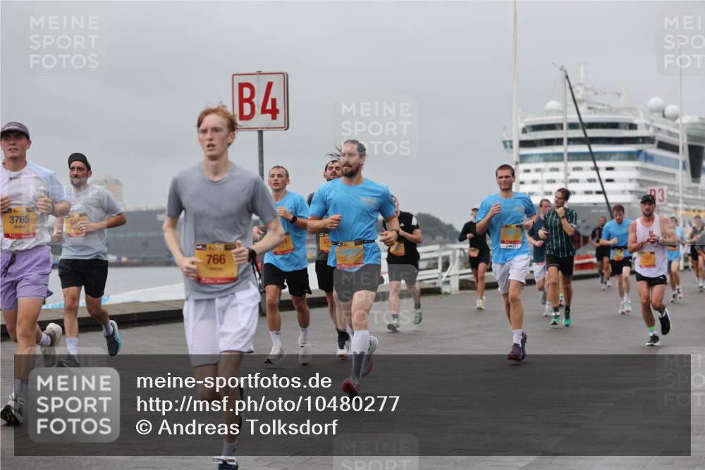 13.09.2026 - Kiel Lauf Andreas Tolksdorf http://msf.ph/oto/10480277 13.09.2026 11:54:12 Kiellinie 38, 3765, 60, 766, 4, 83, 2422 meine-sportfotos.de
