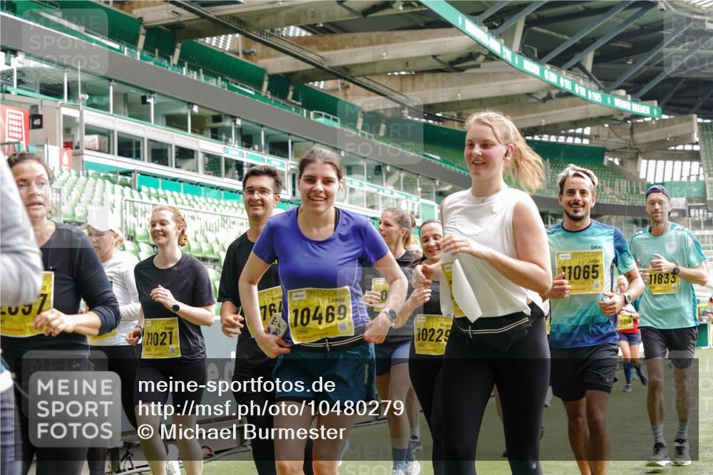 13.09.2026 - 21. swb-Marathon Bremen Michael Burmester http://msf.ph/oto/10480279 13.09.2026 10:41:34 Laufen im Stadion 10148, 10155, 10163, 10169, 10213, 10247, 10299, 10313, 10321, 10354, 10395, 10396, 10399, 10406, 10414, 10417, 10419, 10422, 10424, 10435, 10455, 10461, 10462, 10483, 10490, 10519, 10527, 10545, 10546, 10547, 10570, 10582, 10586, 10611, 10644, 10694, 10705, 10706, 10719, 10722, 10766, 10768, 10776, 10804, 10859, 10889, 10909, 10963, 10977, 11043, 11048, 11084, 11085, 11090, 11097, 11098, 11192 meine-sportfotos.de