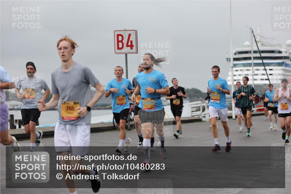 13.09.2026 - Kiel Lauf Andreas Tolksdorf http://msf.ph/oto/10480283 13.09.2026 11:54:12 Kiellinie 602, 766, 4, 5069, 5795, 99, 2422 meine-sportfotos.de
