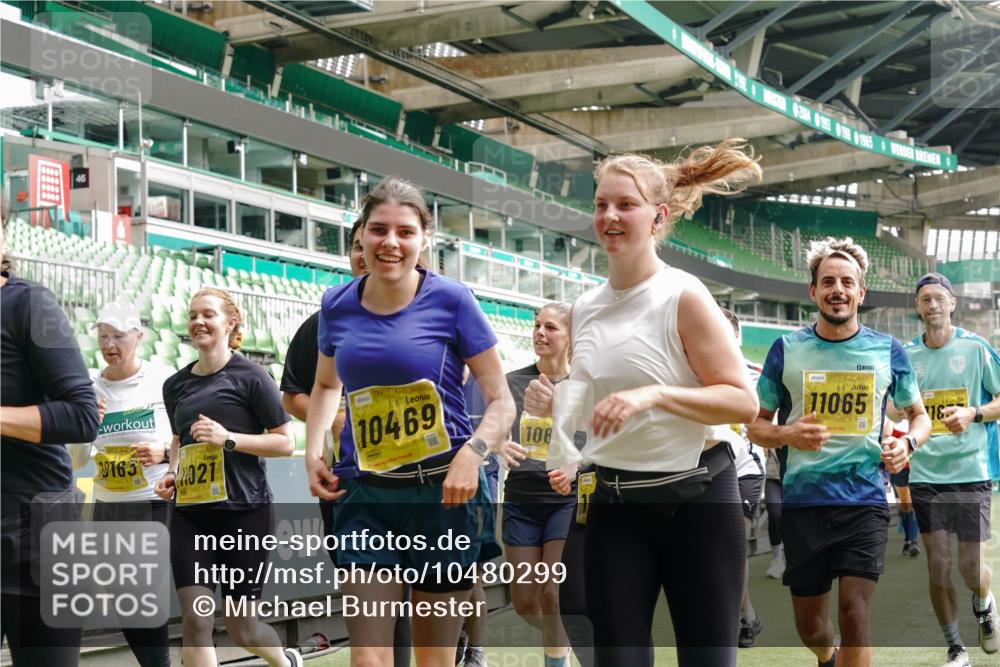 13.09.2026 - 21. swb-Marathon Bremen Michael Burmester http://msf.ph/oto/10480299 13.09.2026 10:41:34 Laufen im Stadion 10148, 10155, 10163, 10169, 10213, 10247, 10299, 10313, 10321, 10354, 10395, 10396, 10399, 10406, 10414, 10417, 10419, 10422, 10424, 10435, 10455, 10461, 10462, 10483, 10490, 10519, 10527, 10545, 10546, 10547, 10570, 10582, 10586, 10611, 10644, 10694, 10705, 10706, 10719, 10722, 10766, 10768, 10776, 10804, 10859, 10889, 10909, 10963, 10977, 11043, 11048, 11084, 11085, 11090, 11097, 11098, 11192 meine-sportfotos.de
