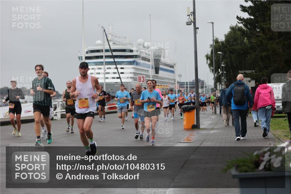 13.09.2026 - Kiel Lauf Andreas Tolksdorf http://msf.ph/oto/10480315 13.09.2026 11:54:15 Kiellinie 2422, 3, 12486, 10 meine-sportfotos.de