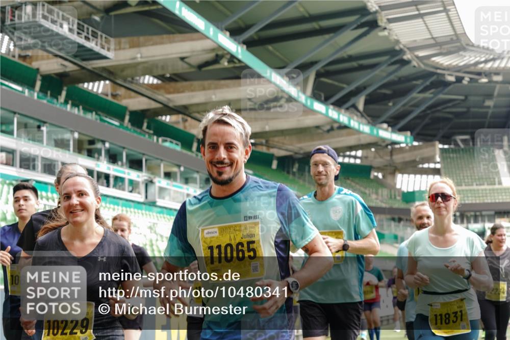 13.09.2026 - 21. swb-Marathon Bremen Michael Burmester http://msf.ph/oto/10480341 13.09.2026 10:41:35 Laufen im Stadion 10148, 10155, 10163, 10169, 10213, 10247, 10299, 10313, 10321, 10354, 10395, 10396, 10399, 10406, 10414, 10417, 10419, 10422, 10424, 10435, 10455, 10461, 10462, 10483, 10490, 10519, 10527, 10545, 10546, 10547, 10582, 10586, 10611, 10644, 10694, 10705, 10706, 10719, 10722, 10766, 10768, 10776, 10804, 10854, 10859, 10889, 10909, 10963, 10977, 11043, 11048, 11084, 11085, 11090, 11097, 11098, 11192 meine-sportfotos.de