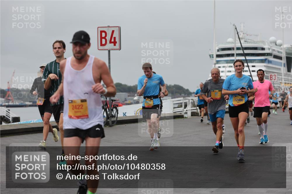 13.09.2026 - Kiel Lauf Andreas Tolksdorf http://msf.ph/oto/10480358 13.09.2026 11:54:18 Kiellinie 689, 4, 2422, 12486, 3 meine-sportfotos.de