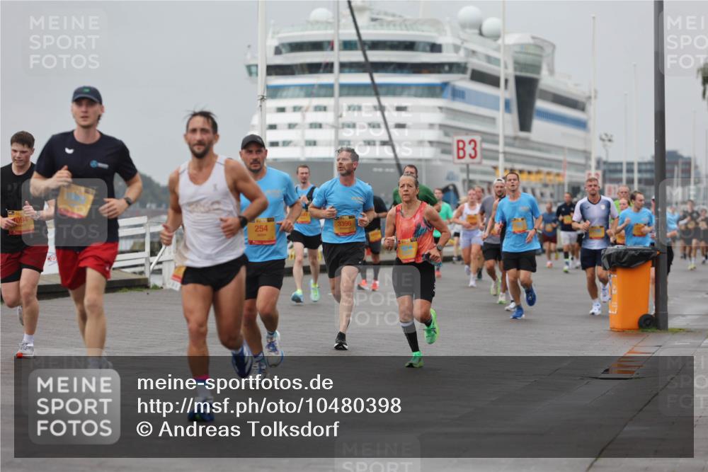 13.09.2026 - Kiel Lauf Andreas Tolksdorf http://msf.ph/oto/10480398 13.09.2026 11:54:25 Kiellinie 3 meine-sportfotos.de