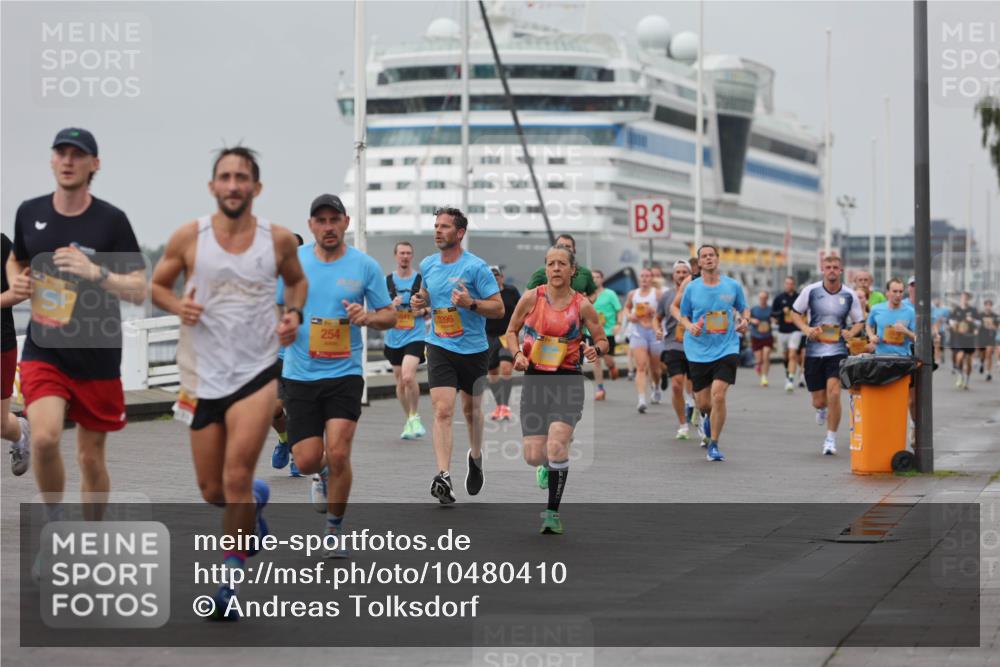 13.09.2026 - Kiel Lauf Andreas Tolksdorf http://msf.ph/oto/10480410 13.09.2026 11:54:25 Kiellinie 254, 3396, 3 meine-sportfotos.de