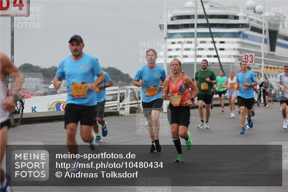 13.09.2026 - Kiel Lauf Andreas Tolksdorf http://msf.ph/oto/10480434 13.09.2026 11:54:27 Kiellinie 3396, 3721, 3 meine-sportfotos.de