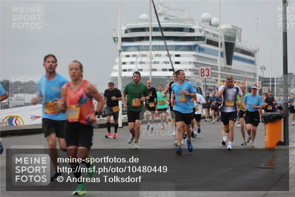 13.09.2026 - Kiel Lauf Andreas Tolksdorf http://msf.ph/oto/10480449 13.09.2026 11:54:28 Kiellinie 12461, 3721, 3, 1 meine-sportfotos.de