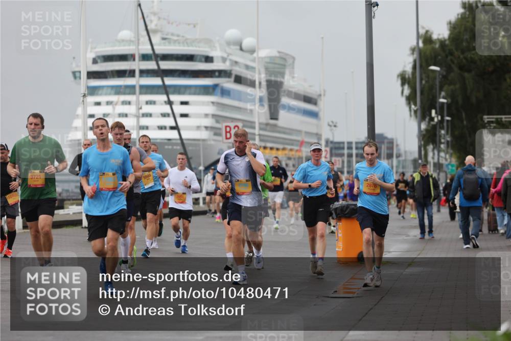 13.09.2026 - Kiel Lauf Andreas Tolksdorf http://msf.ph/oto/10480471 13.09.2026 11:54:30 Kiellinie 112461, 39, 3721, 5985, 2876 meine-sportfotos.de