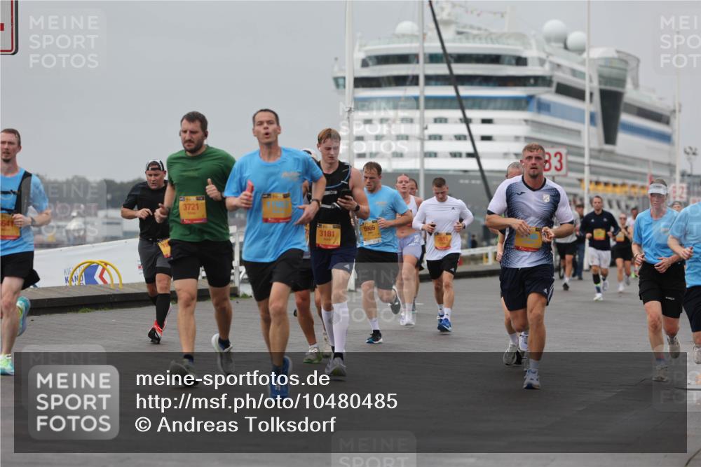 13.09.2026 - Kiel Lauf Andreas Tolksdorf http://msf.ph/oto/10480485 13.09.2026 11:54:31 Kiellinie 641, 3721, 39, 7, 3181, 5985, 10, 83 meine-sportfotos.de