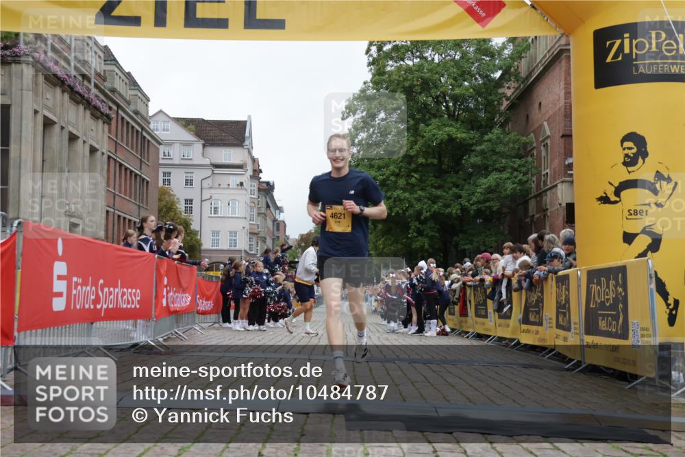13.09.2026 - Kiel Lauf Yannick Fuchs http://msf.ph/oto/10484787 13.09.2026 10:22:51 Ziel 5326, 151, 4621, 5603, 8240, 9678, 10568, 4621, 8708 meine-sportfotos.de