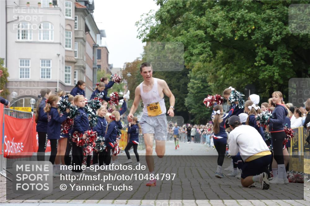 13.09.2026 - Kiel Lauf Yannick Fuchs http://msf.ph/oto/10484797 13.09.2026 10:23:01 Ziel 9678, 151, 5326, 5603, 8240, 3465, 4645, 8809, 10568, 8240 meine-sportfotos.de