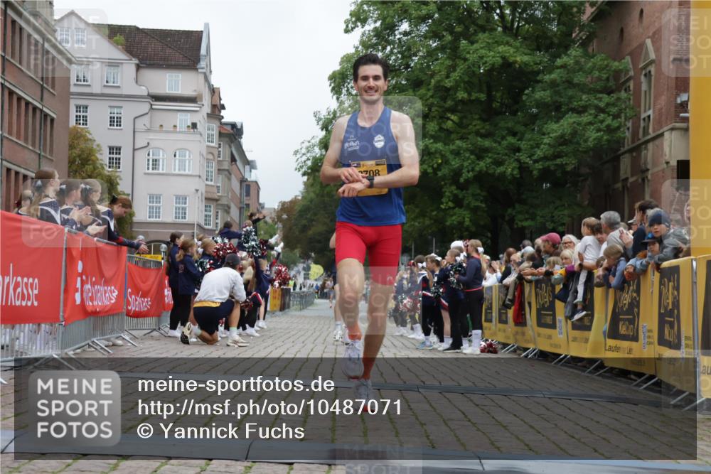13.09.2026 - Kiel Lauf Yannick Fuchs http://msf.ph/oto/10487071 13.09.2026 10:22:48 Ziel 5326, 5603, 151, 4621, 8240, 8708, 9678, 4621, 8708 meine-sportfotos.de