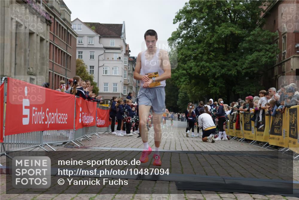 13.09.2026 - Kiel Lauf Yannick Fuchs http://msf.ph/oto/10487094 13.09.2026 10:23:03 Ziel 9678, 151, 5326, 5603, 3465, 4645, 8809, 10568, 8240 meine-sportfotos.de