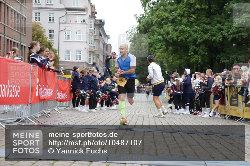 13.09.2026 - Kiel Lauf Yannick Fuchs http://msf.ph/oto/10487107 13.09.2026 10:23:13 Ziel 3465, 8809, 9678, 10568, 5326, 5603, 4645, 6302, 151, 5603 meine-sportfotos.de
