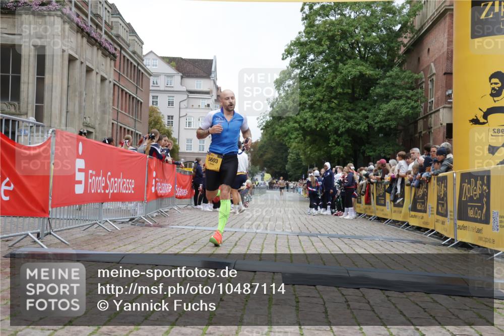 13.09.2026 - Kiel Lauf Yannick Fuchs http://msf.ph/oto/10487114 13.09.2026 10:23:14 Ziel 3465, 4645, 8809, 9678, 10568, 5326, 5603, 716, 6302, 151, 5603 meine-sportfotos.de