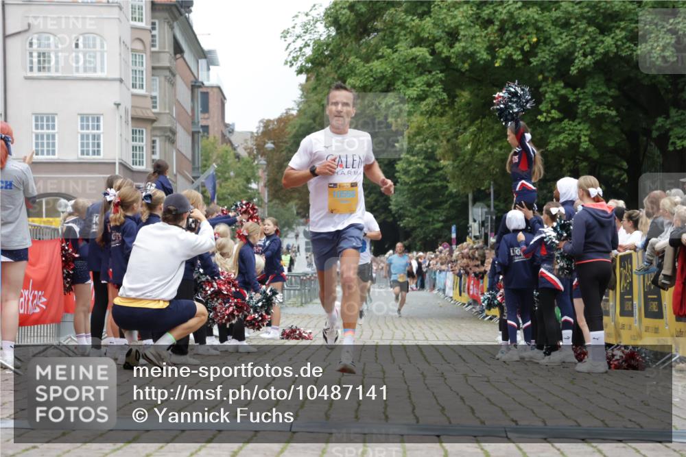 13.09.2026 - Kiel Lauf Yannick Fuchs http://msf.ph/oto/10487141 13.09.2026 10:23:43 Ziel 716, 2937, 3465, 4645, 6302, 8809, 10568, 9678, 10568 meine-sportfotos.de