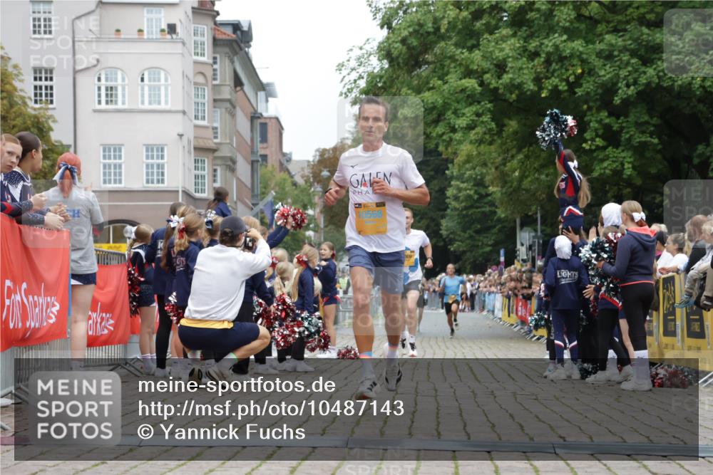 13.09.2026 - Kiel Lauf Yannick Fuchs http://msf.ph/oto/10487143 13.09.2026 10:23:43 Ziel 716, 2937, 3465, 4645, 6302, 8809, 10568, 9678, 10568 meine-sportfotos.de