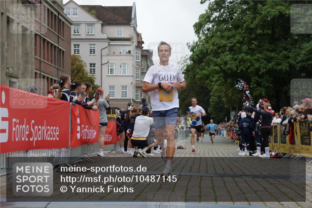 13.09.2026 - Kiel Lauf Yannick Fuchs http://msf.ph/oto/10487145 13.09.2026 10:23:44 Ziel 716, 2937, 716, 3465, 4645, 6302, 8809, 10568, 9678, 10568 meine-sportfotos.de