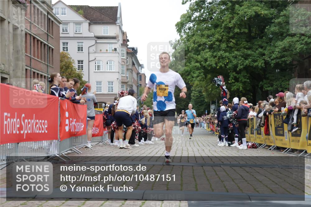 13.09.2026 - Kiel Lauf Yannick Fuchs http://msf.ph/oto/10487151 13.09.2026 10:23:47 Ziel 2937, 716, 3465, 4645, 6302, 8809, 8809, 9678, 10568 meine-sportfotos.de