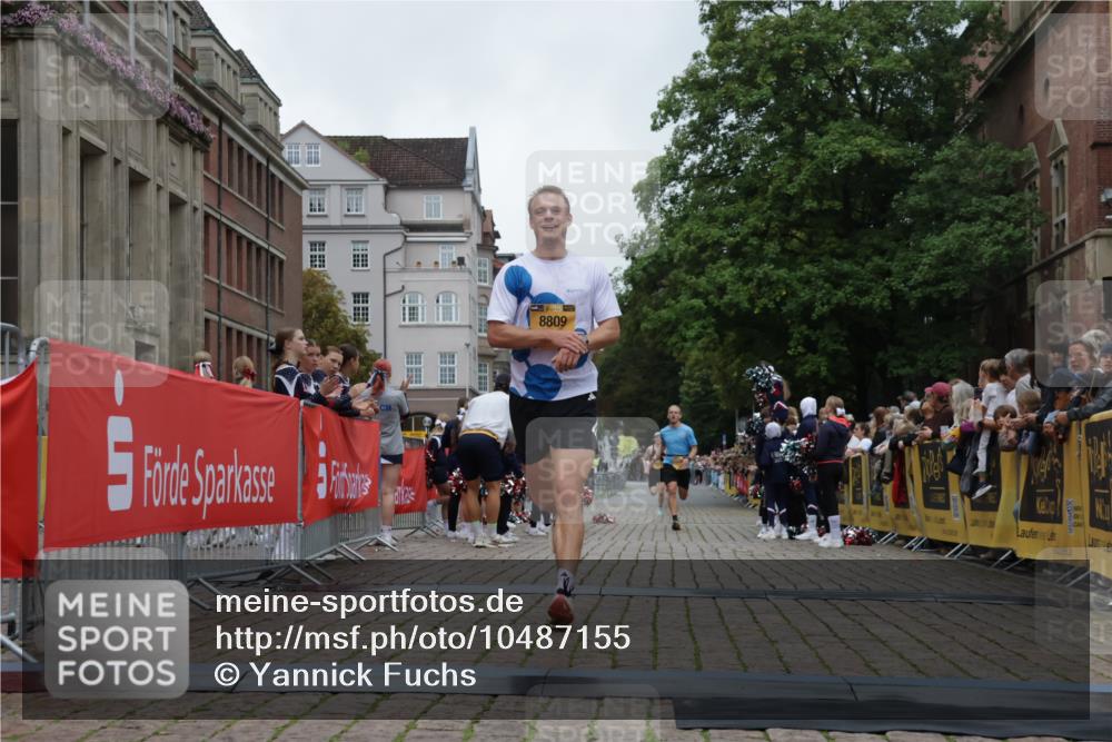 13.09.2026 - Kiel Lauf Yannick Fuchs http://msf.ph/oto/10487155 13.09.2026 10:23:48 Ziel 2937, 716, 2937, 3465, 4645, 6302, 8809, 6433, 3465, 8809, 10568 meine-sportfotos.de