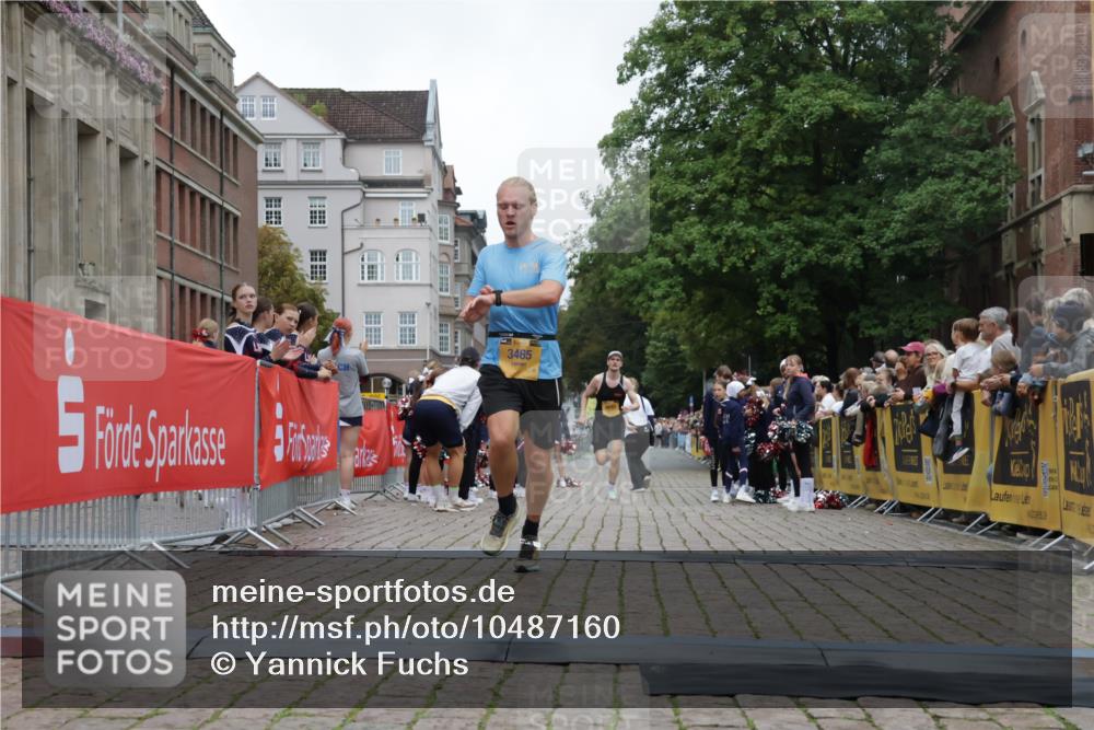 13.09.2026 - Kiel Lauf Yannick Fuchs http://msf.ph/oto/10487160 13.09.2026 10:23:51 Ziel 716, 2937, 3465, 4645, 6302, 6018, 6433, 7195, 3465, 4645, 8809, 10568 meine-sportfotos.de