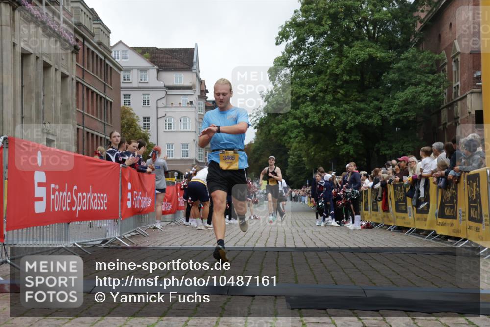 13.09.2026 - Kiel Lauf Yannick Fuchs http://msf.ph/oto/10487161 13.09.2026 10:23:51 Ziel 716, 2937, 3465, 4645, 6302, 6018, 6433, 7195, 3465, 4645, 8809, 10568 meine-sportfotos.de