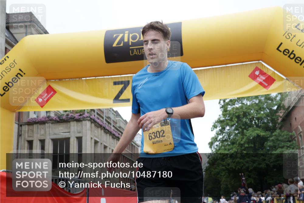 13.09.2026 - Kiel Lauf Yannick Fuchs http://msf.ph/oto/10487180 13.09.2026 10:24:03 Ziel 6433, 716, 2937, 2664, 6018, 7195, 9298, 11647, 6302 meine-sportfotos.de