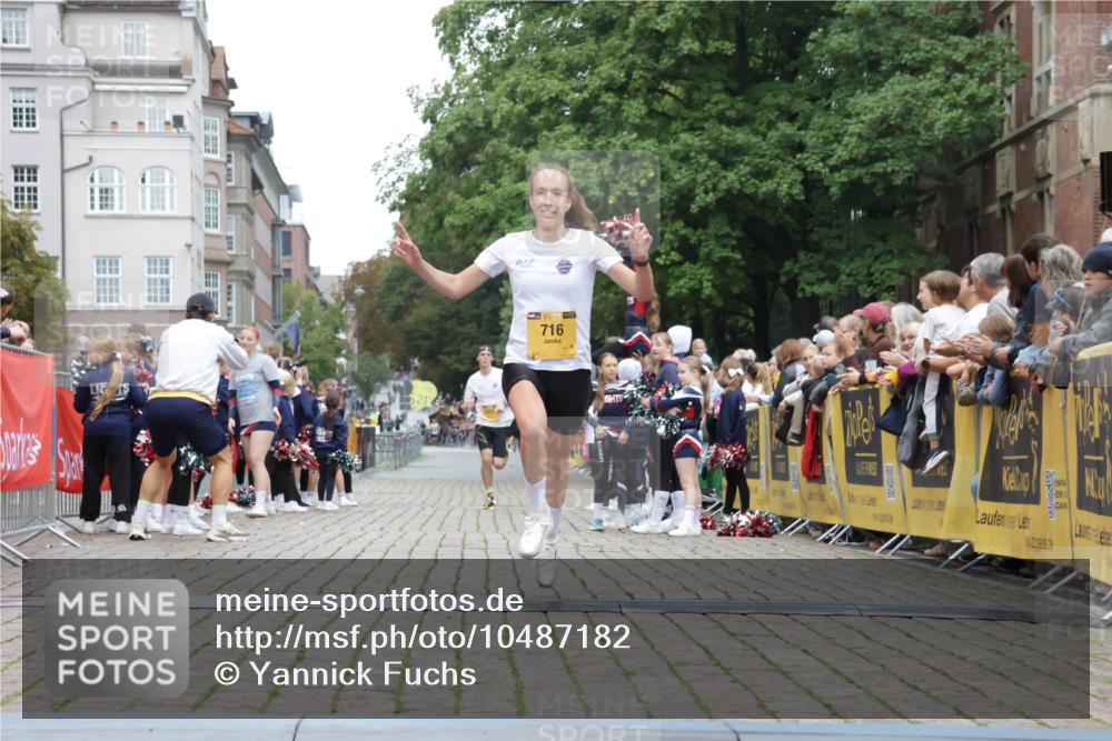 13.09.2026 - Kiel Lauf Yannick Fuchs http://msf.ph/oto/10487182 13.09.2026 10:24:08 Ziel 6018, 6433, 7195, 716, 2937, 2664, 7457, 9298, 11647, 716, 6302 meine-sportfotos.de