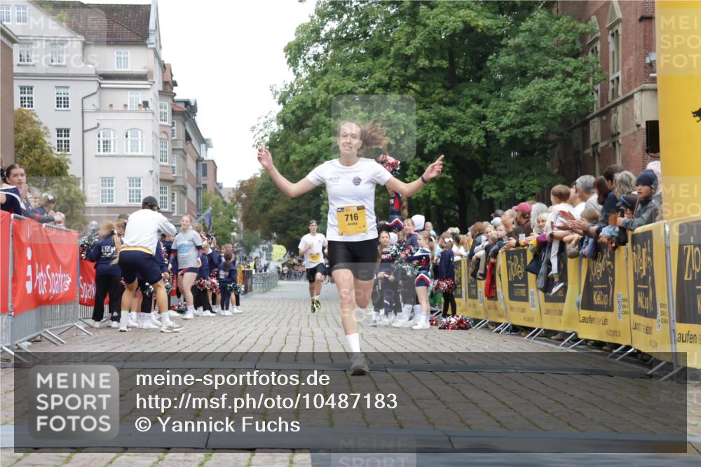 13.09.2026 - Kiel Lauf Yannick Fuchs http://msf.ph/oto/10487183 13.09.2026 10:24:09 Ziel 6018, 6433, 7195, 716, 2937, 2664, 7457, 9298, 11647, 716 meine-sportfotos.de