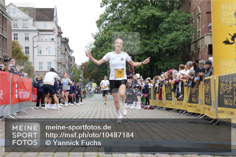 13.09.2026 - Kiel Lauf Yannick Fuchs http://msf.ph/oto/10487184 13.09.2026 10:24:09 Ziel 6018, 6433, 7195, 716, 2937, 2664, 7457, 9298, 11647, 716 meine-sportfotos.de