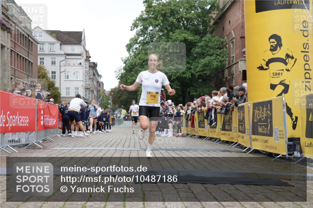 13.09.2026 - Kiel Lauf Yannick Fuchs http://msf.ph/oto/10487186 13.09.2026 10:24:09 Ziel 6018, 6433, 7195, 716, 2937, 2664, 7457, 9298, 11647, 716 meine-sportfotos.de